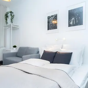 Ideal New In The Center Apartment