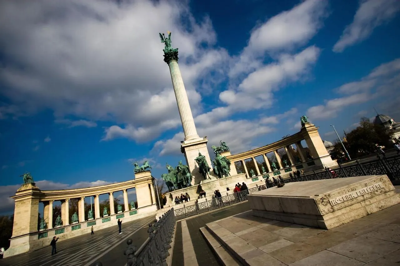 Little Americas Parliament Apartments Budapest 0*,